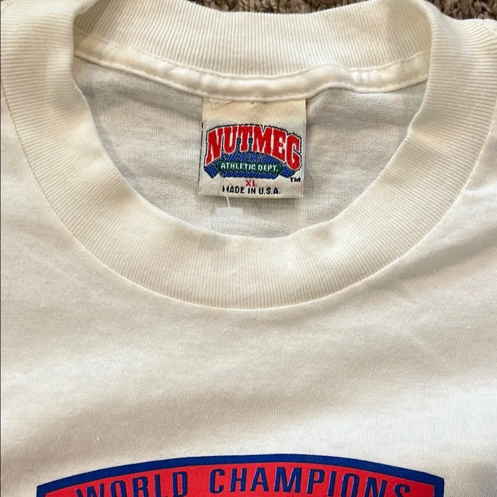Never worn Vintage NBA Finals Graphic Isiah Thomas T-Shirt - Picture 4 of 6